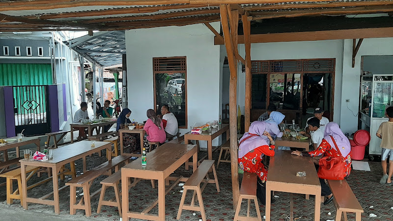 Warung Nasi Hj. Nuryami
