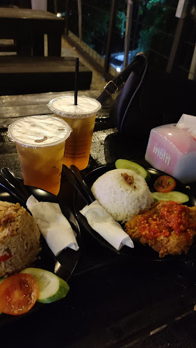 D'Rooftop Cafe & Resto