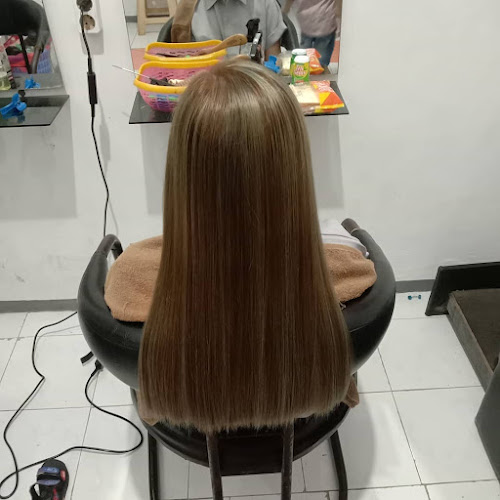 Ana Salon
