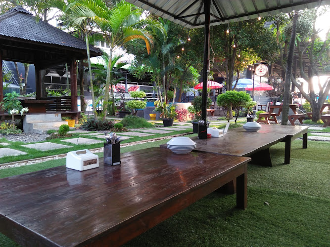 Resto dan Cafe Cimanuk Widasari